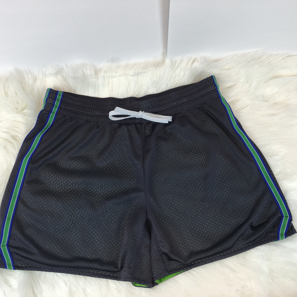 Nike Pants - Women's Nike Dri-Fit shorts - M